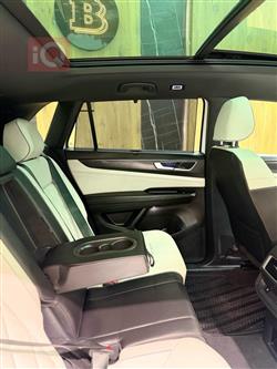 ڤۆڵکسواگن ئەتڵەس کرۆس سپۆرت